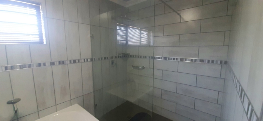 To Let 3 Bedroom Property for Rent in Albertinia Western Cape